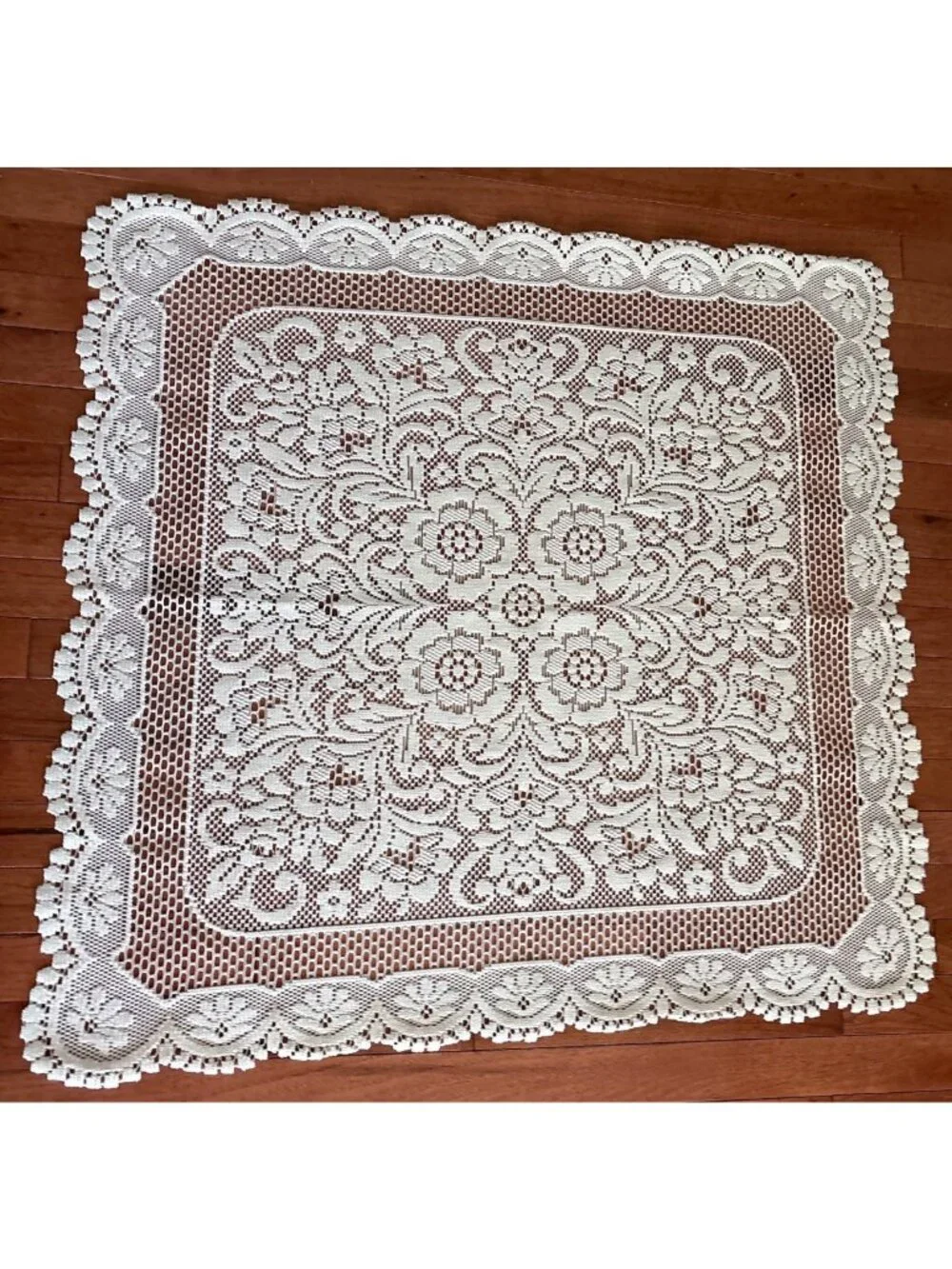 Cream Lace Tablecloth 35